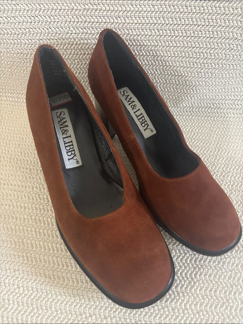 Sam & Libby Women's Brown Suede Heels
